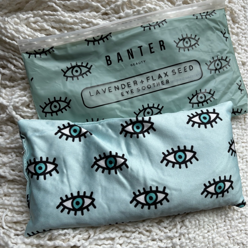 NWT Banter Beauty super cute Lavender + Flaxseed Eye Soother Pillow